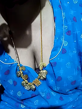 Snapshot of tuttifrutti17 chatting on October 9, 5:33 pm tuttifrutti17 online show from October 9, 5:33 pm