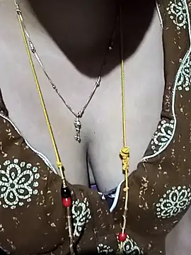 Snapshot of tuttifrutti17 chatting on November 18, 5:06 pm tuttifrutti17 online show from November 18, 5:06 pm