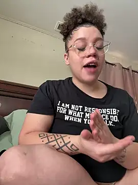 QueenNuttCollector online show from February 12, 2:56 pm