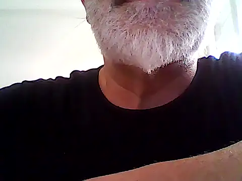Snapshot of xcimeru chatting on July 11, 6:38 am xcimeru online show from July 11, 6:38 am