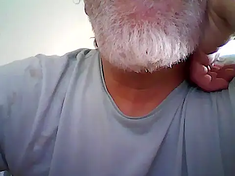 Snapshot of xcimeru chatting on August 1, 7:07 am xcimeru online show from August 1, 7:07 am