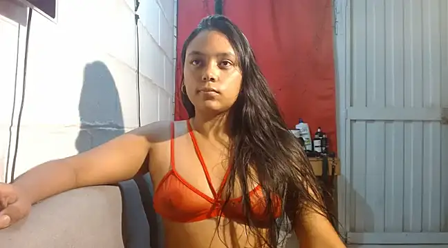 Snapshot of Chiara_petterson chatting on January 18, 4:59 am Chiara petterson online show from January 18, 4:59 am