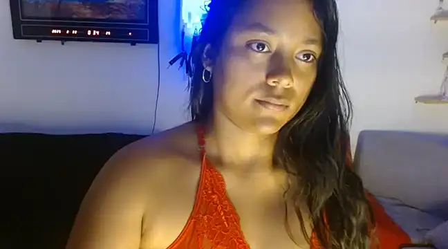 Snapshot of Chiara_petterson chatting on February 22, 5:34 am Chiara petterson online show from February 22, 5:34 am