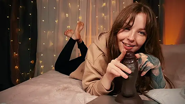 Pi-x-ie online show from October 19, 2:40 pm