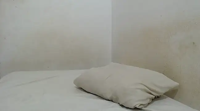 SiraJones-13 online show from December 10, 8:38 pm