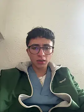 Snapshot of CamiRojas_boy chatting on May 5, 6:49 pm CamiRojas boy online show from May 5, 6:49 pm