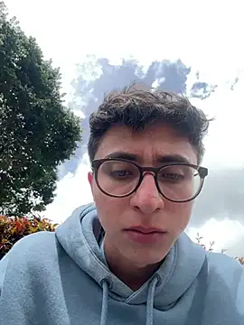 Snapshot of CamiRojas_boy chatting on May 25, 5:52 pm CamiRojas boy online show from May 25, 5:52 pm