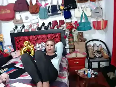 Snapshot of Xiaraa26 chatting on March 17, 10:28 pm Xiaraa26 online show from March 17, 10:28 pm