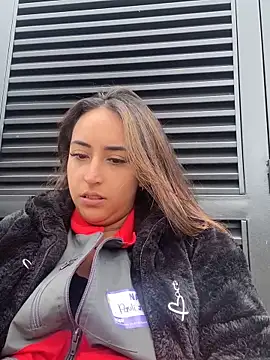 Snapshot of Vaiolet_a chatting on June 20, 4:10 pm Vaiolet a online show from June 20, 4:10 pm