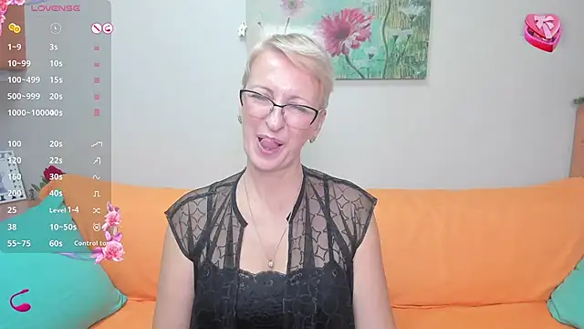 iamyourdream89 online show from December 17, 5:15 pm