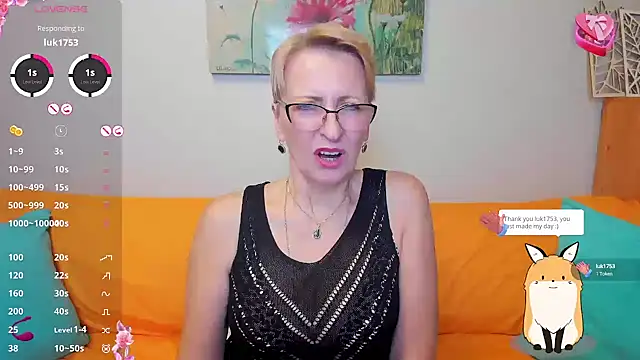 iamyourdream89 online show from February 3, 7:52 pm