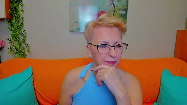 iamyourdream89 online show from April 10, 2:44 pm