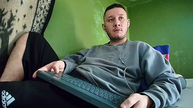 sweet cock28 online show from December 19, 4:24 pm