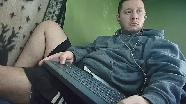 sweet cock28 online show from September 27, 3:28 pm