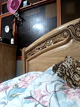 Snapshot of SeductionSilera chatting on February 11, 4:34 pm SeductionSilera online show from February 11, 4:34 pm