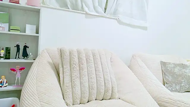 Snapshot of nemui_oyasumi chatting on April 3, 2:26 pm nemui oyasumi online show from April 3, 2:26 pm