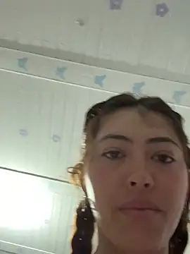 Snapshot of Lauri_Greeneyes1 chatting on June 7, 12:31 pm Lauri Greeneyes1 online show from June 7, 12:31 pm