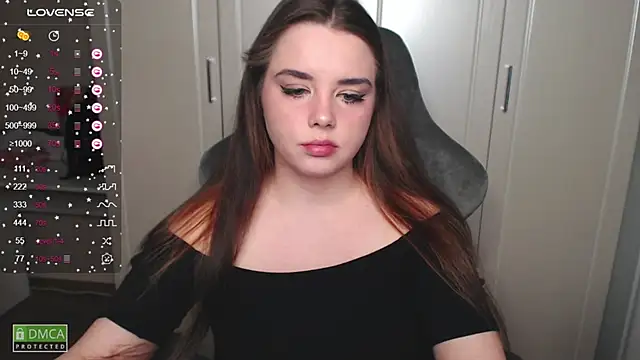 Snapshot of aliice_cutie chatting on December 18, 9:08 pm aliice cutie online show from December 18, 9:08 pm