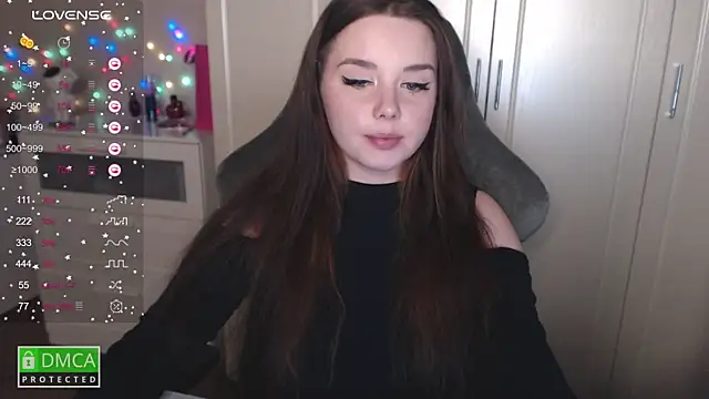 Snapshot of aliice_cutie chatting on March 1, 11:47 pm aliice cutie online show from March 1, 11:47 pm