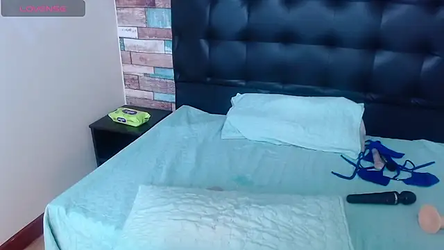 Snapshot of Naomy_Jackson chatting on February 5, 6:48 pm Naomy Jackson online show from February 5, 6:48 pm