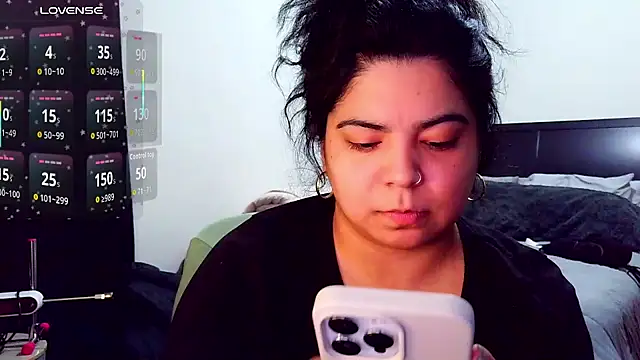 kimmiakiss22 online show from December 2, 1:22 am