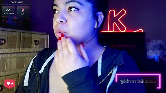 kimmiakiss22 online show from February 27, 12:54 am