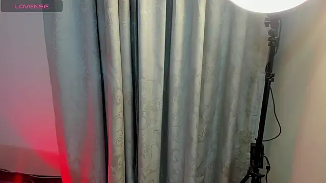 xhinata hyugax online show from September 11, 11:05 pm