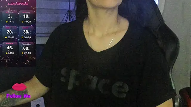 natasha logan  online show from January 19, 4:05 am