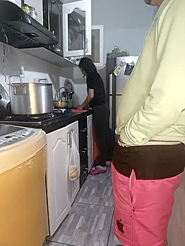 catire2323 online show from January 7, 2:47 am