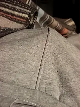 Freezing Duck online show from December 18, 3:01 am