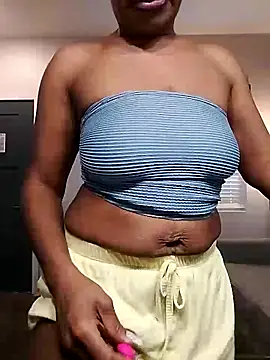 Lilli Lovely online show from March 17, 11:00 pm