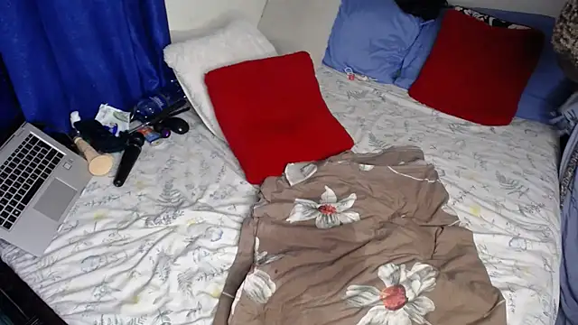 Sexy sharntel online show from May 6, 10:15 pm