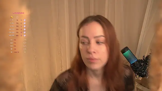 Snapshot of Poni_DII chatting on April 3, 10:35 am Poni DII online show from April 3, 10:35 am