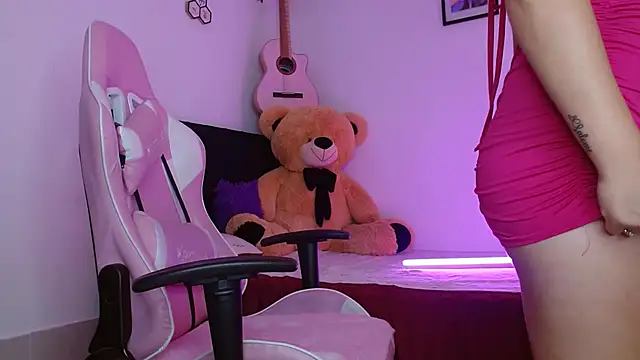 Dakota bumm online show from October 25, 4:13 pm