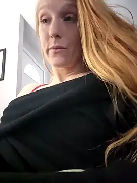 GoldenFlameGoddess online show from February 6, 9:17 pm