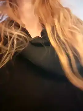 GoldenFlameGoddess online show from February 7, 12:20 am