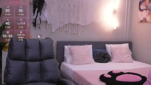 Molly Jons online show from October 28, 1:09 am