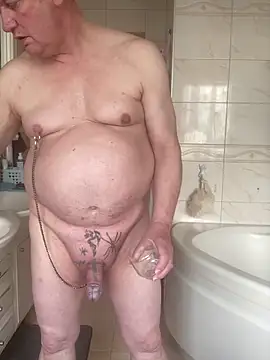 StripperOnStage online show from April 18, 5:33 am