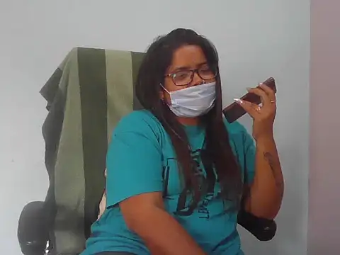 Snapshot of gyanvi1 chatting on January 14, 8:20 am gyanvi1 online show from January 14, 8:20 am