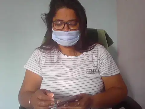 Snapshot of gyanvi1 chatting on February 3, 6:34 am gyanvi1 online show from February 3, 6:34 am