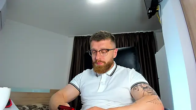 Snapshot of Findom_guy chatting on June 14, 11:12 am Findom guy online show from June 14, 11:12 am