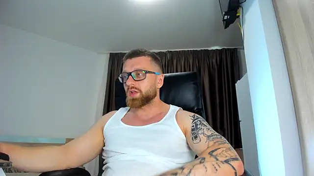 Snapshot of Findom_guy chatting on June 25, 4:33 pm Findom guy online show from June 25, 4:33 pm
