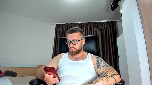 Snapshot of Findom_guy chatting on July 13, 4:21 pm Findom guy online show from July 13, 4:21 pm