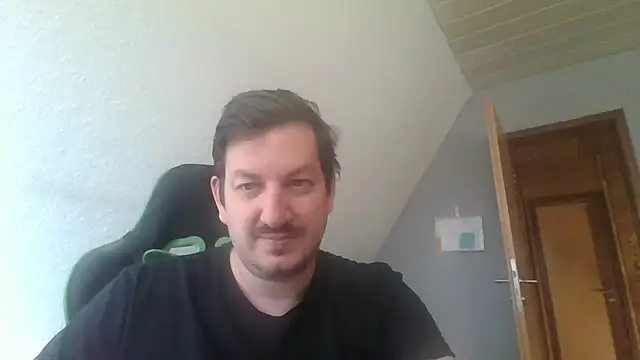 Snapshot of Golffahrer1982 chatting on October 16, 2:18 pm Golffahrer1982 online show from October 16, 2:18 pm