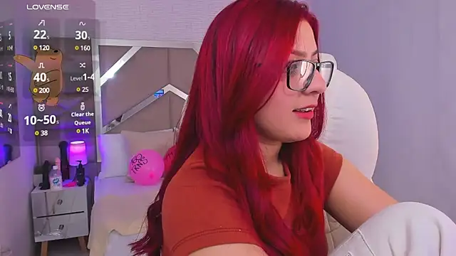 Snapshot of Zoe_Lennoxx chatting on December 5, 5:50 pm Zoe Lennoxx online show from December 5, 5:50 pm