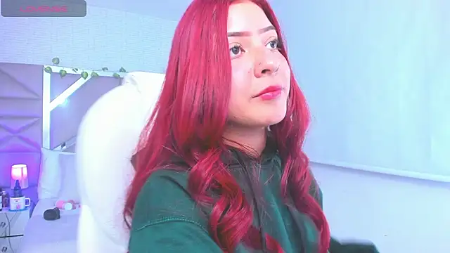 Snapshot of Zoe_Lennoxx chatting on February 1, 8:37 pm Zoe Lennoxx online show from February 1, 8:37 pm