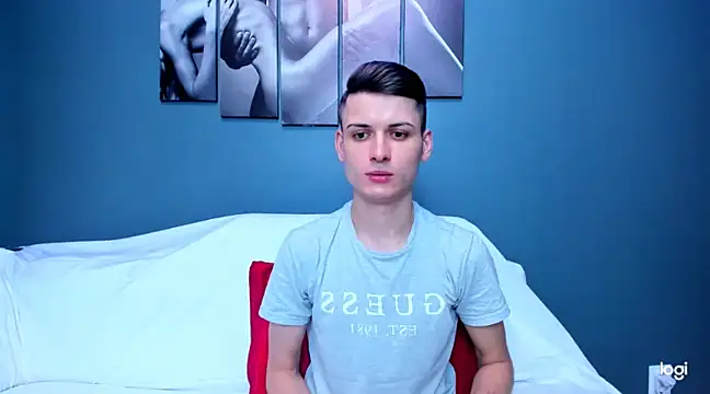 Snapshot of andboyfor6 chatting on December 21, 8:18 am andboyfor6 online show from December 21, 8:18 am