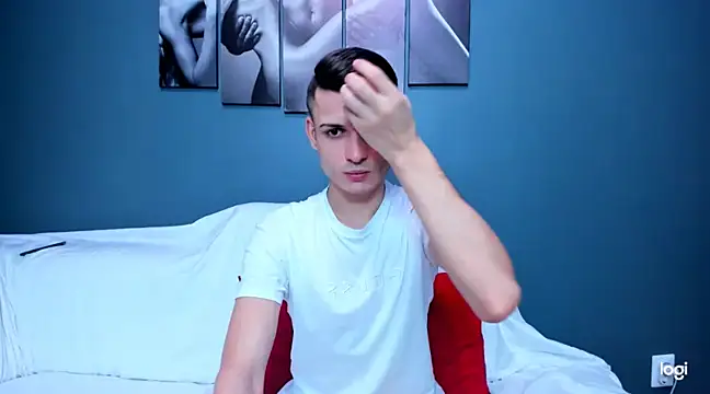 Snapshot of andboyfor6 chatting on December 22, 12:38 pm andboyfor6 online show from December 22, 12:38 pm