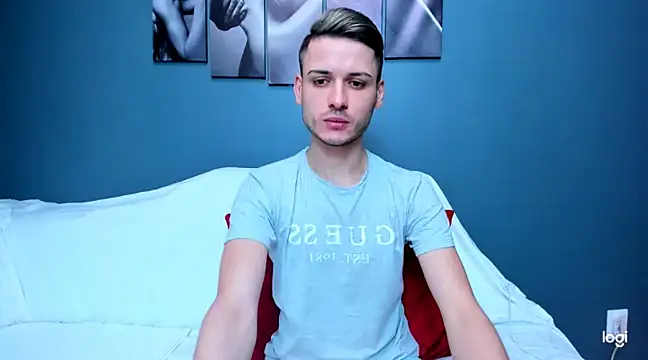 Snapshot of andboyfor6 chatting on January 20, 8:09 am andboyfor6 online show from January 20, 8:09 am