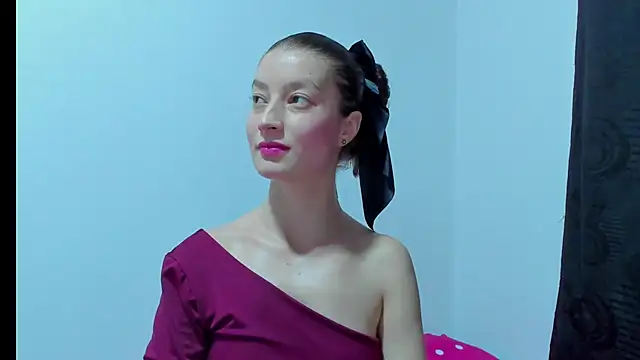 Snapshot of MiiaVolkova chatting on October 3, 11:13 pm MiiaVolkova online show from October 3, 11:13 pm